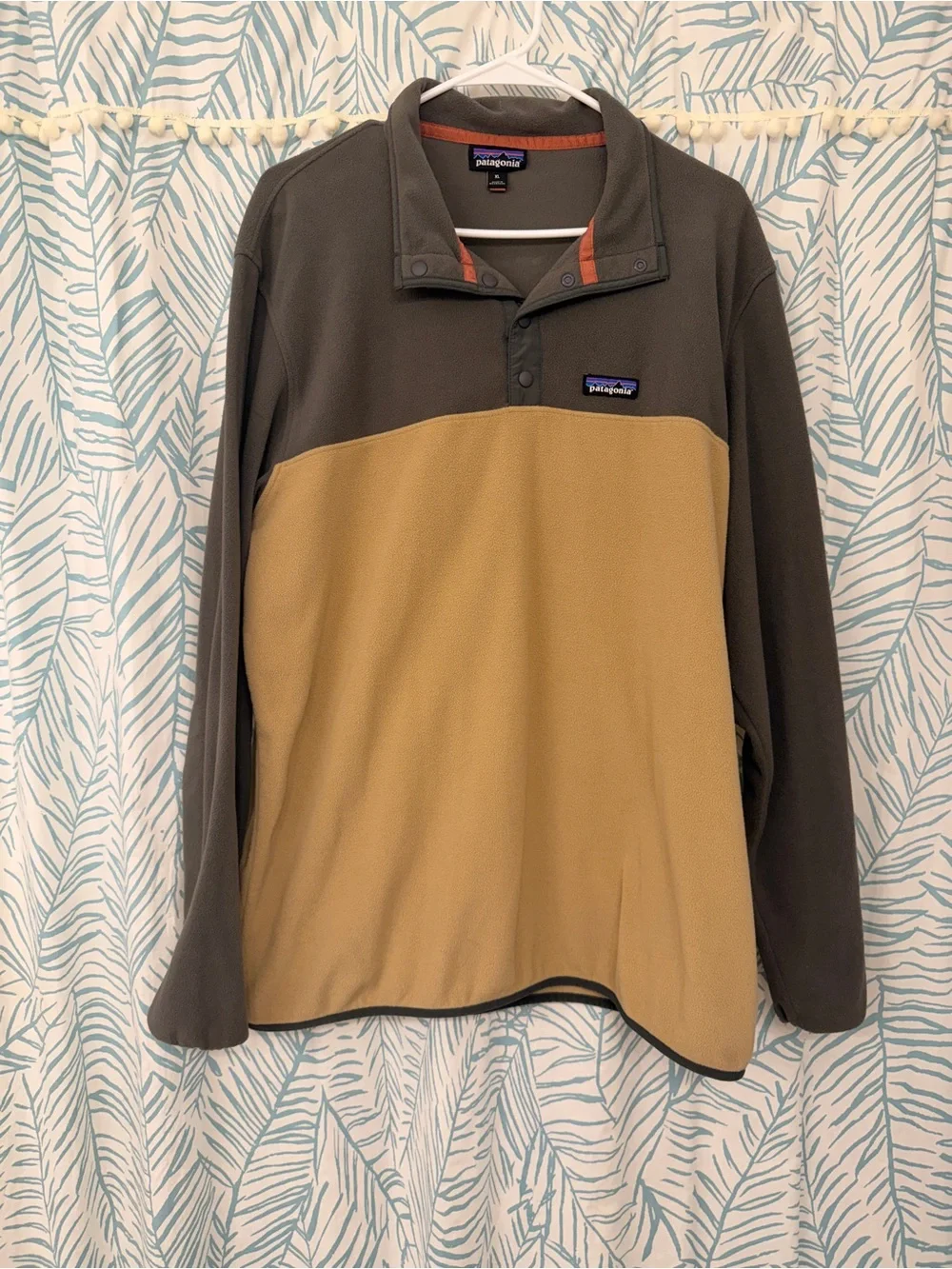 Patagonia Men’s Two-Tone Pullover Fleece — Olive Green & Tan